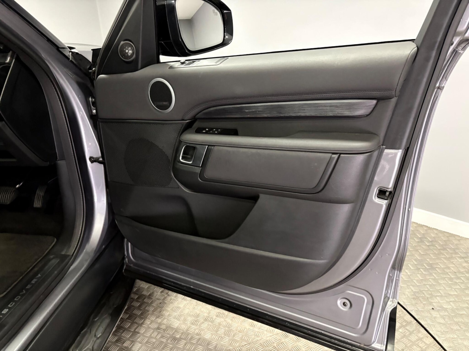 Used Land Rover Discovery 2019 for sale - 77994374: Photo 45