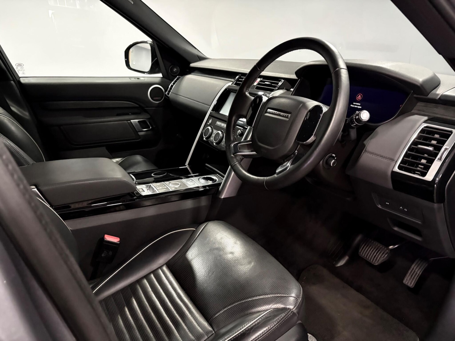 Used Land Rover Discovery 2019 for sale - 77994374: Photo 9