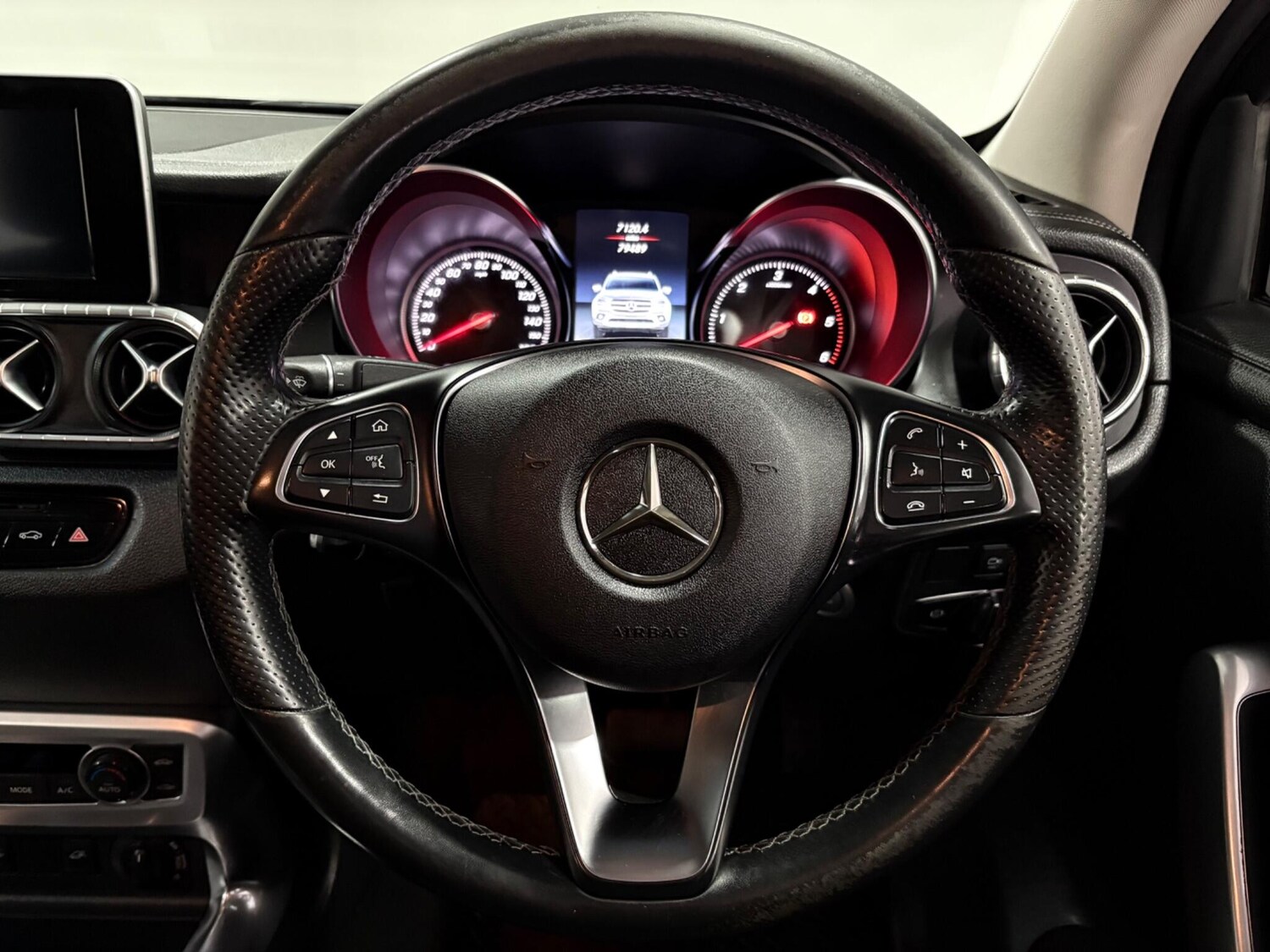Used Mercedes-Benz X-Class 2019 for sale - 75977006: Photo 14