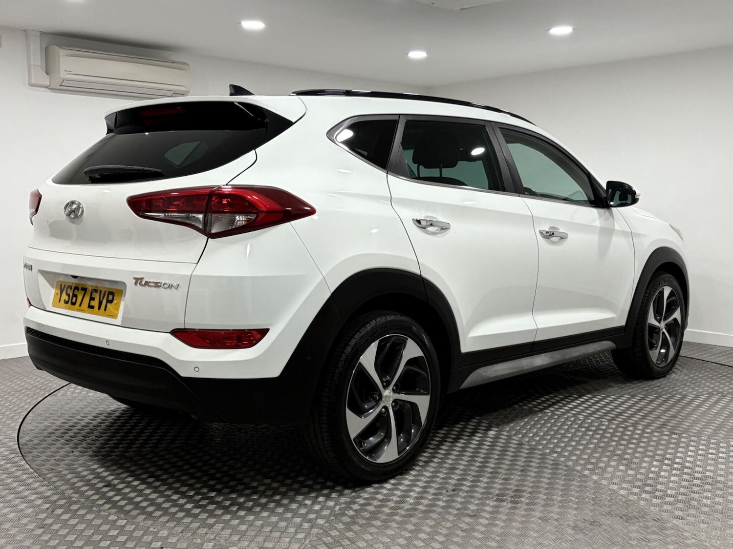 Used Hyundai TUCSON 2017 for sale - 76122256: Photo 3