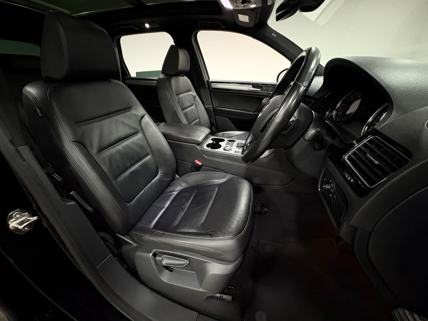 Used Volkswagen Touareg for sale - 76728397: Photo 12