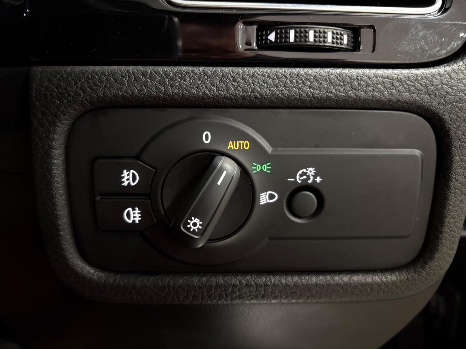 Used Volkswagen Touareg for sale - 76728397: Photo 34