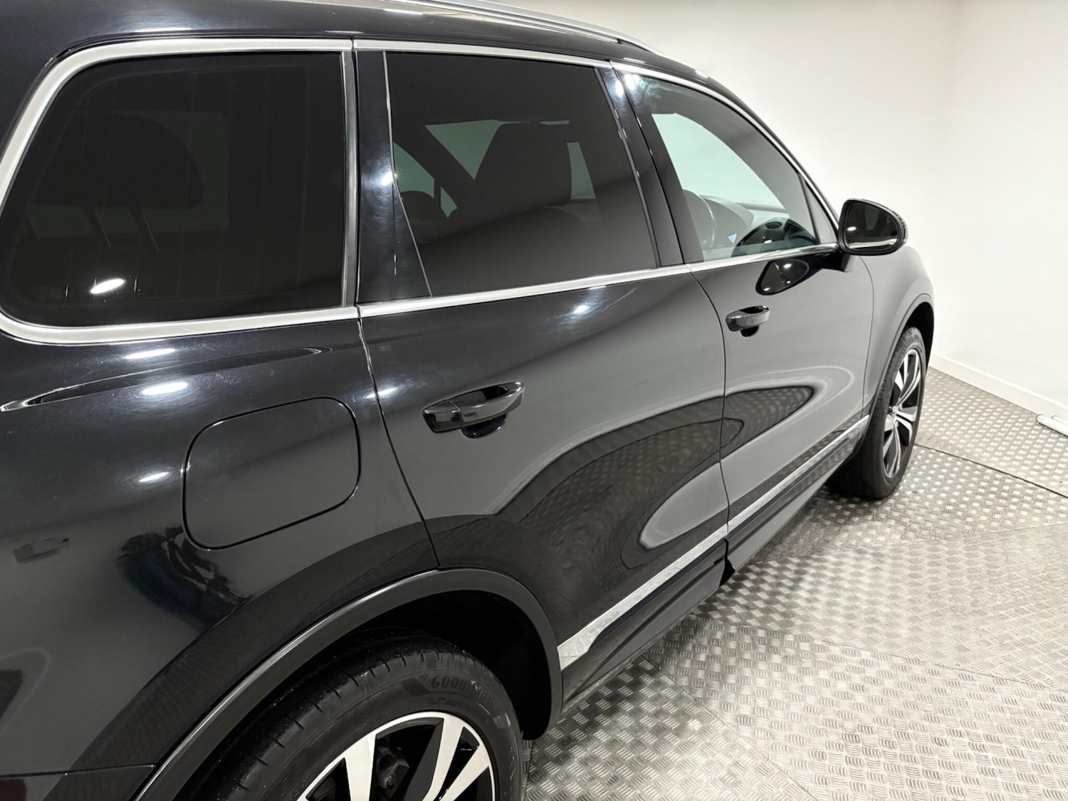 Used Volkswagen Touareg for sale - 76728397: Photo 48