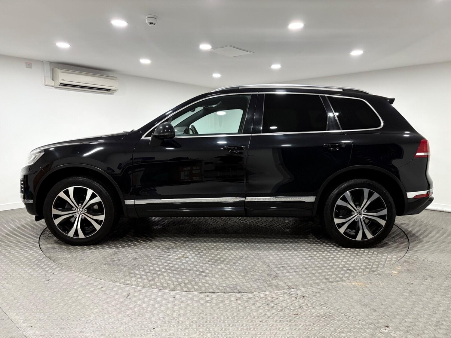 Used Volkswagen Touareg for sale - 76728397: Photo 6