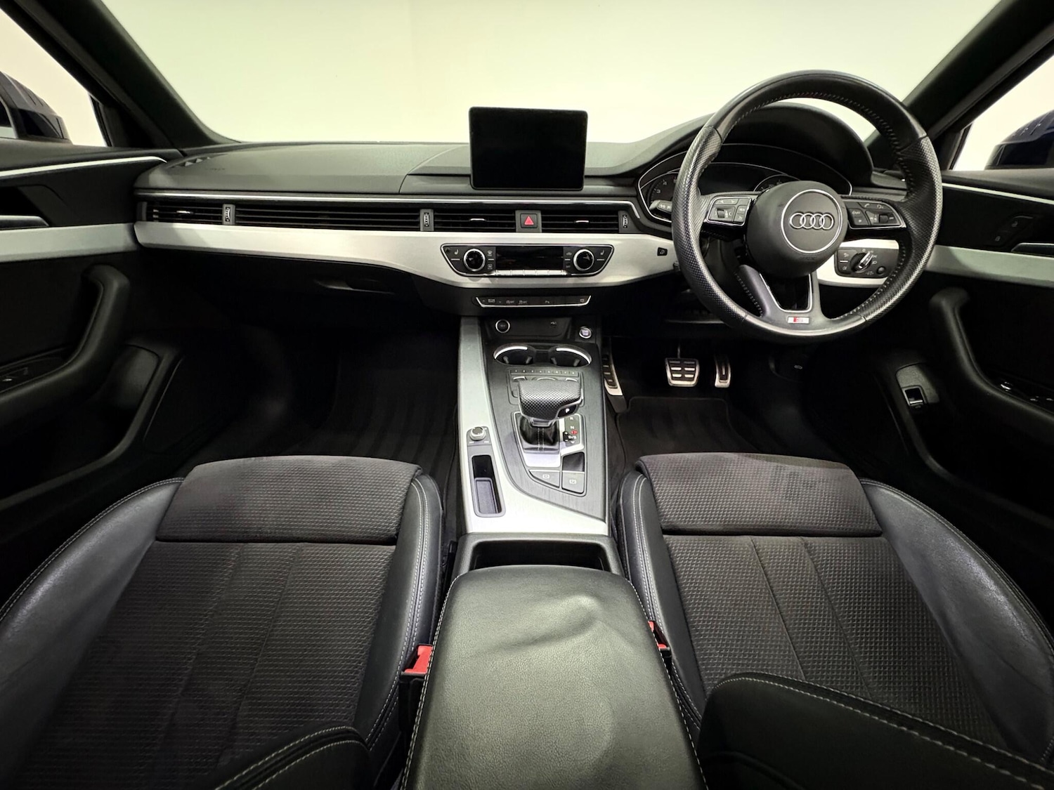Used Audi A4 Avant 2019 for sale - 75883370: Photo 10