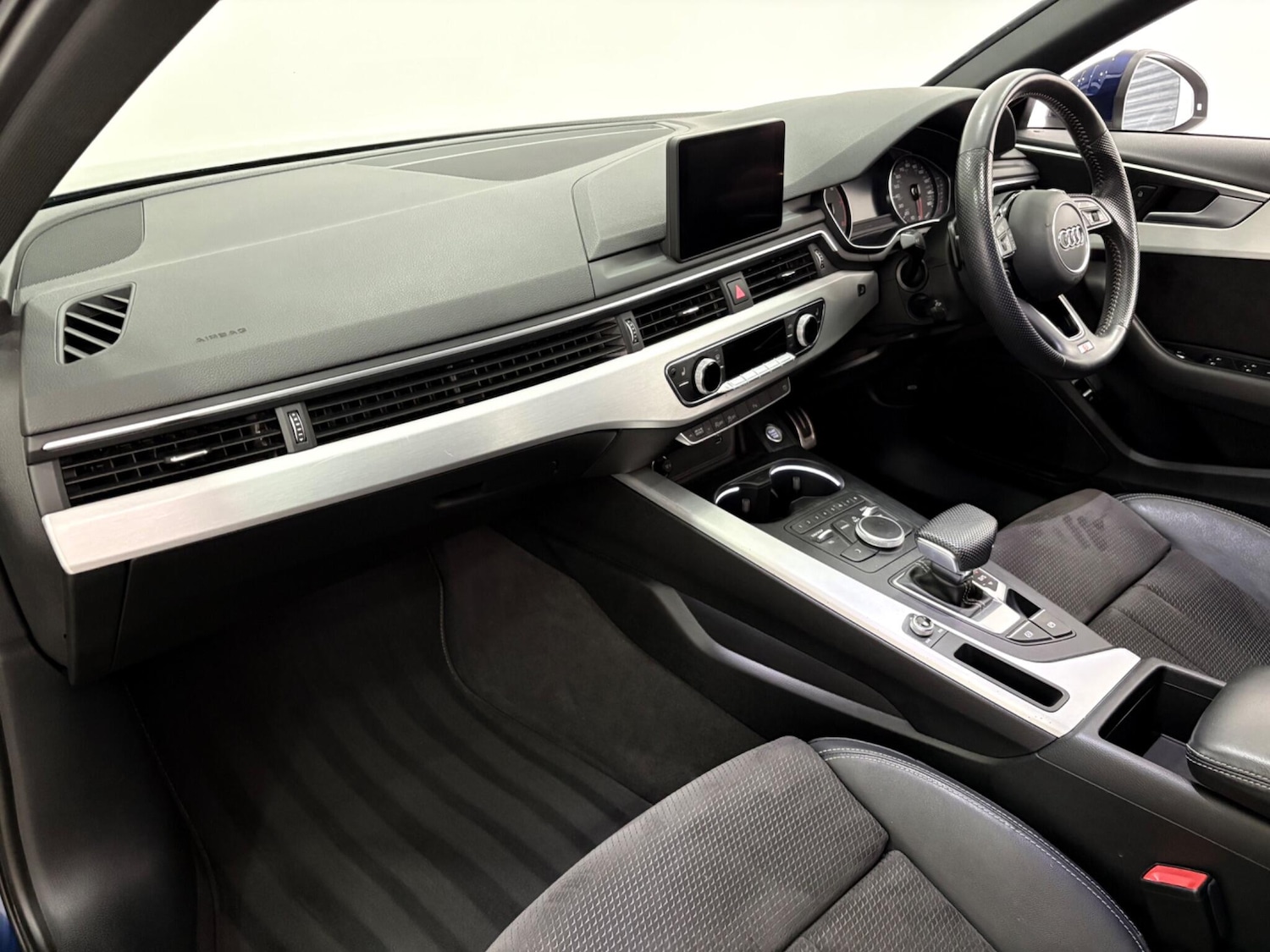 Used Audi A4 Avant 2019 for sale - 75883370: Photo 11