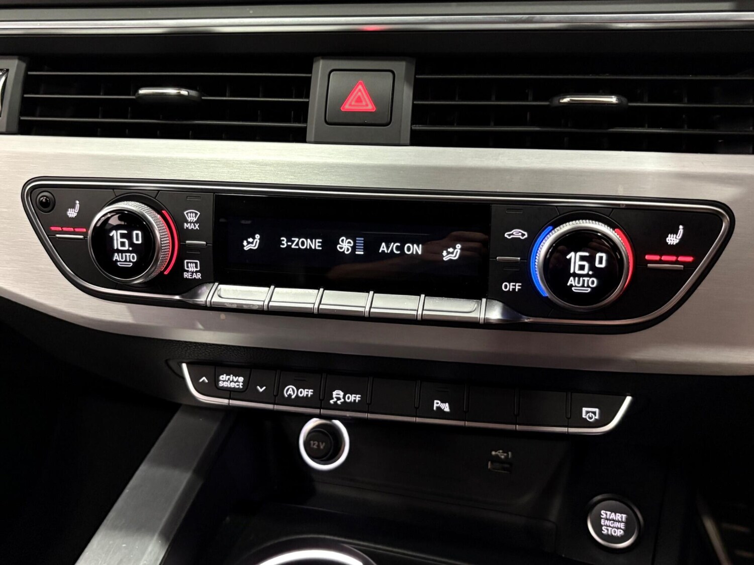 Used Audi A4 Avant 2019 for sale - 75883370: Photo 32