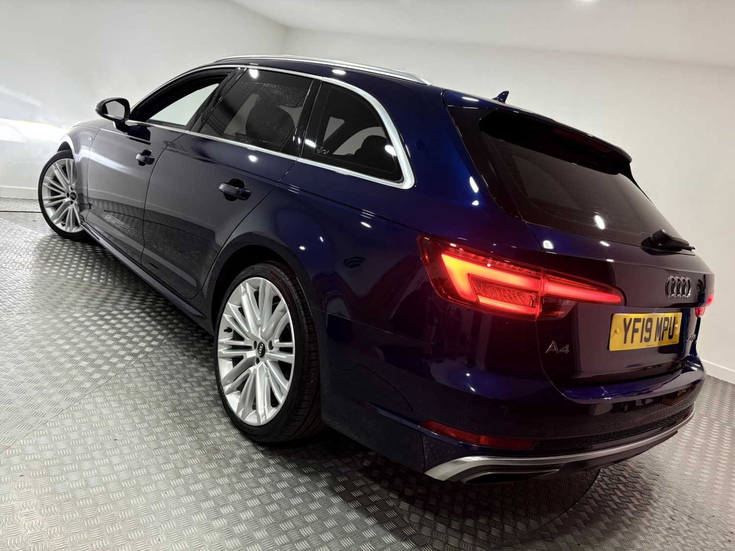 Used Audi A4 Avant 2019 for sale - 75883370: Photo 48