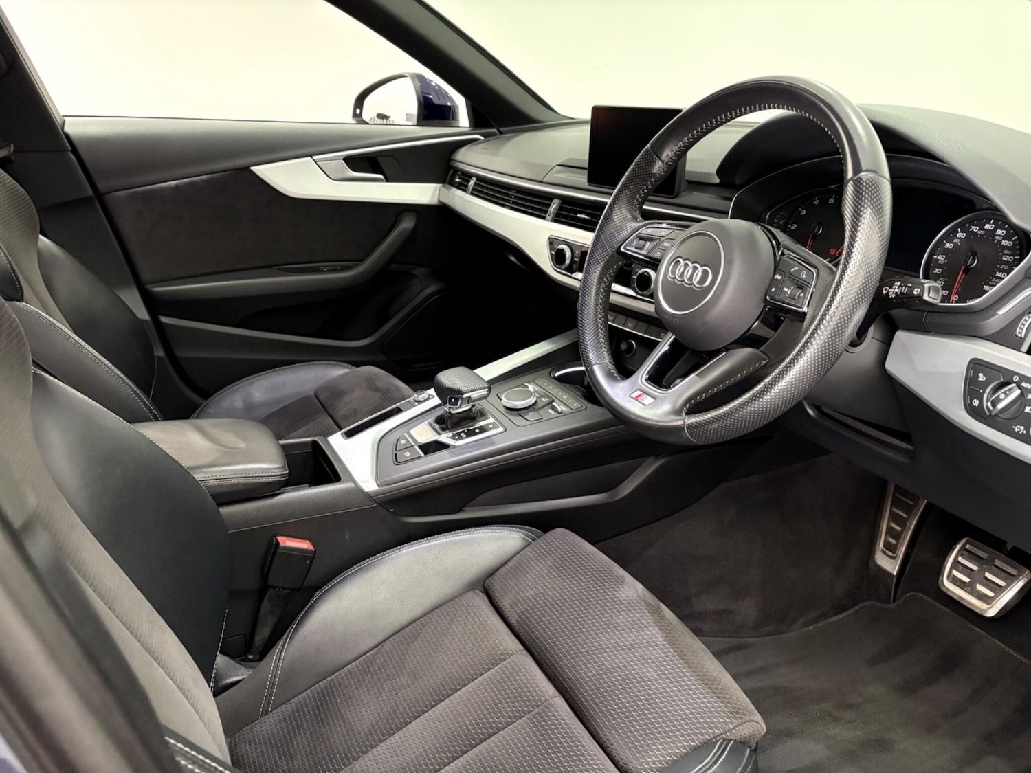 Used Audi A4 Avant 2019 for sale - 75883370: Photo 9