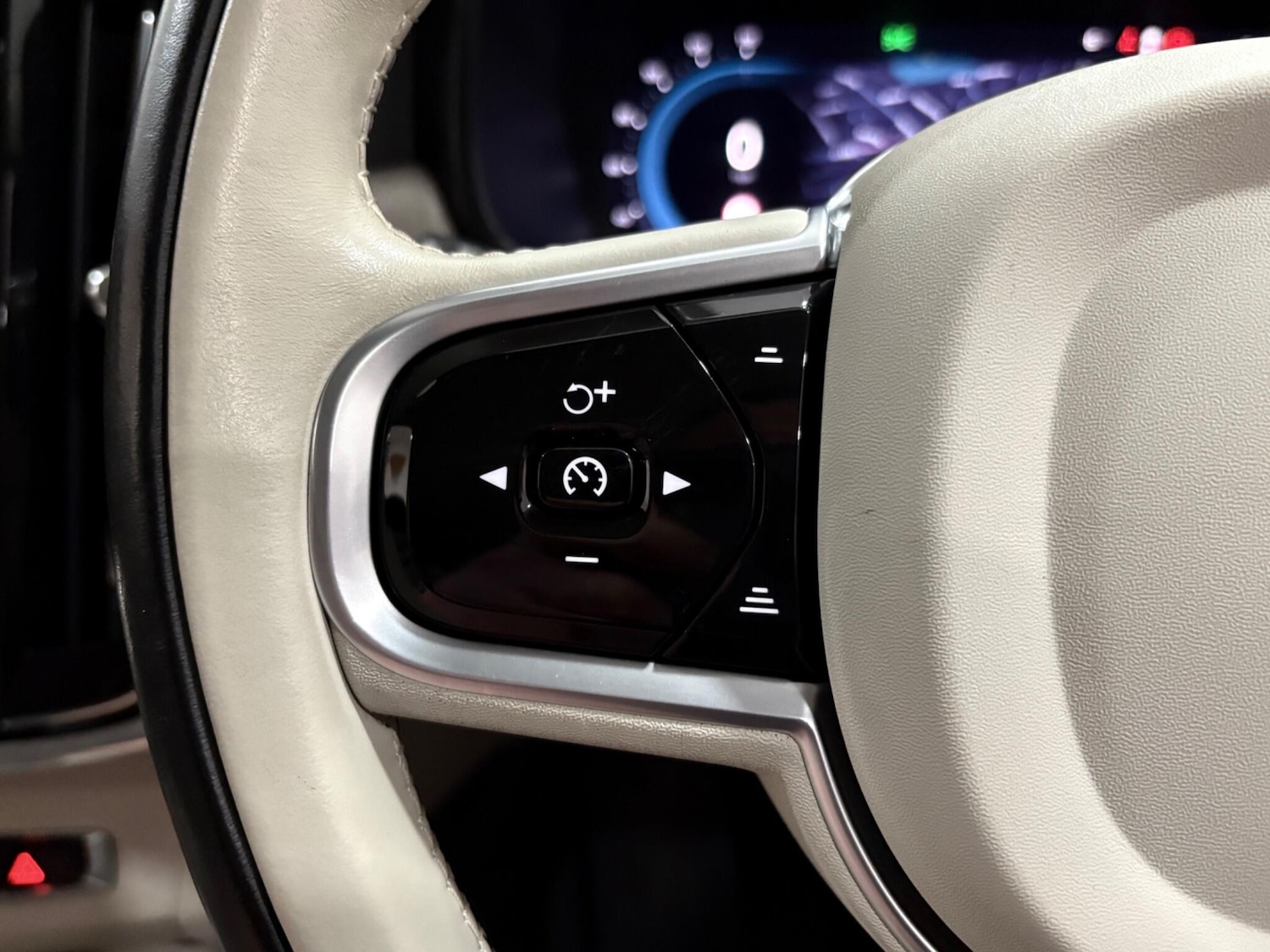 Used Volvo V90 2022 for sale - 77040342: Photo 17