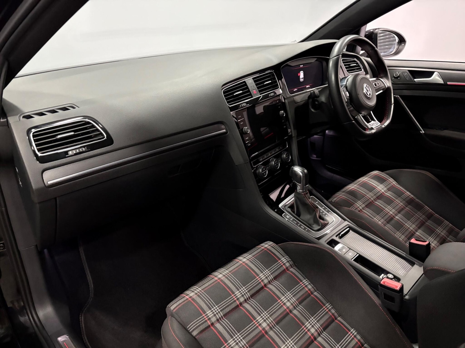 Used Volkswagen Golf 2019 for sale - 77977600: Photo 11