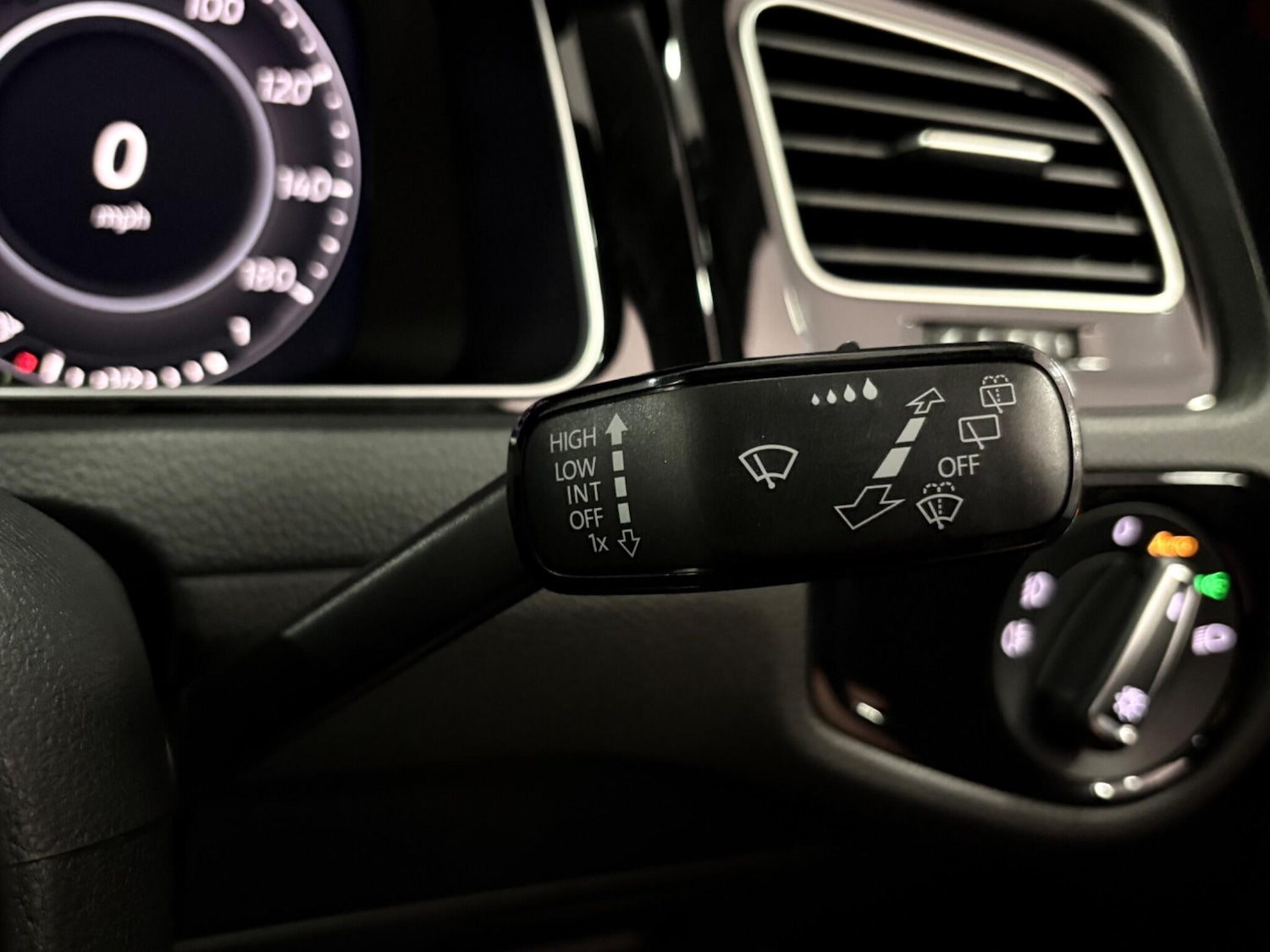 Used Volkswagen Golf 2019 for sale - 77977600: Photo 20