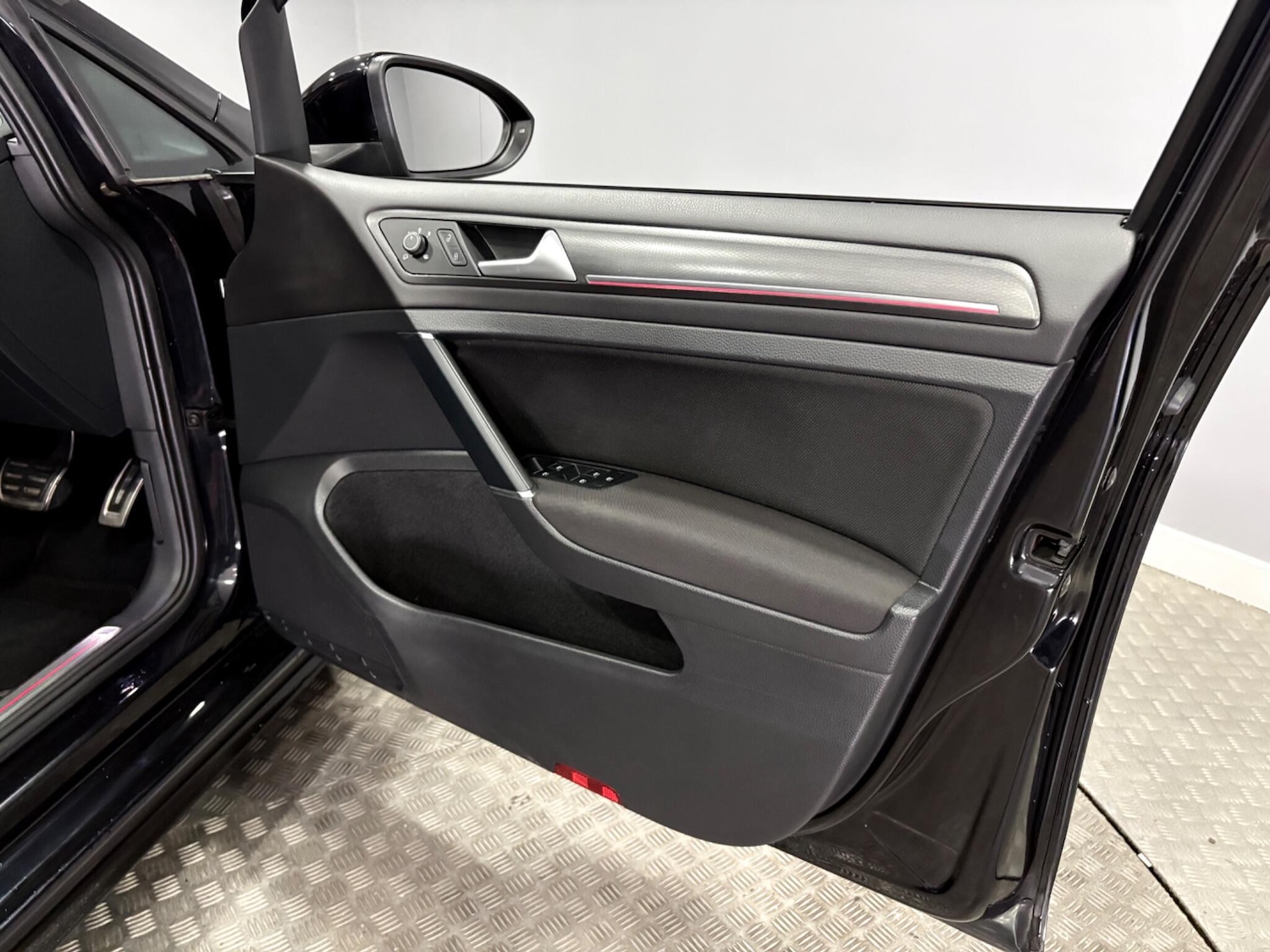 Used Volkswagen Golf 2019 for sale - 77977600: Photo 39