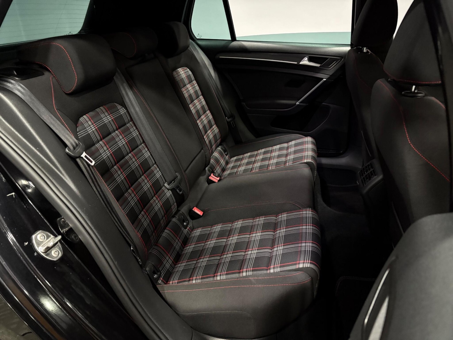 Used Volkswagen Golf 2019 for sale - 77977600: Photo 40