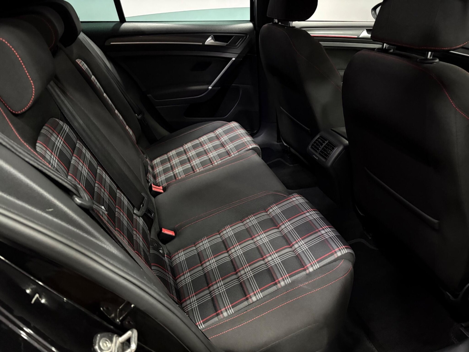 Used Volkswagen Golf 2019 for sale - 77977600: Photo 42