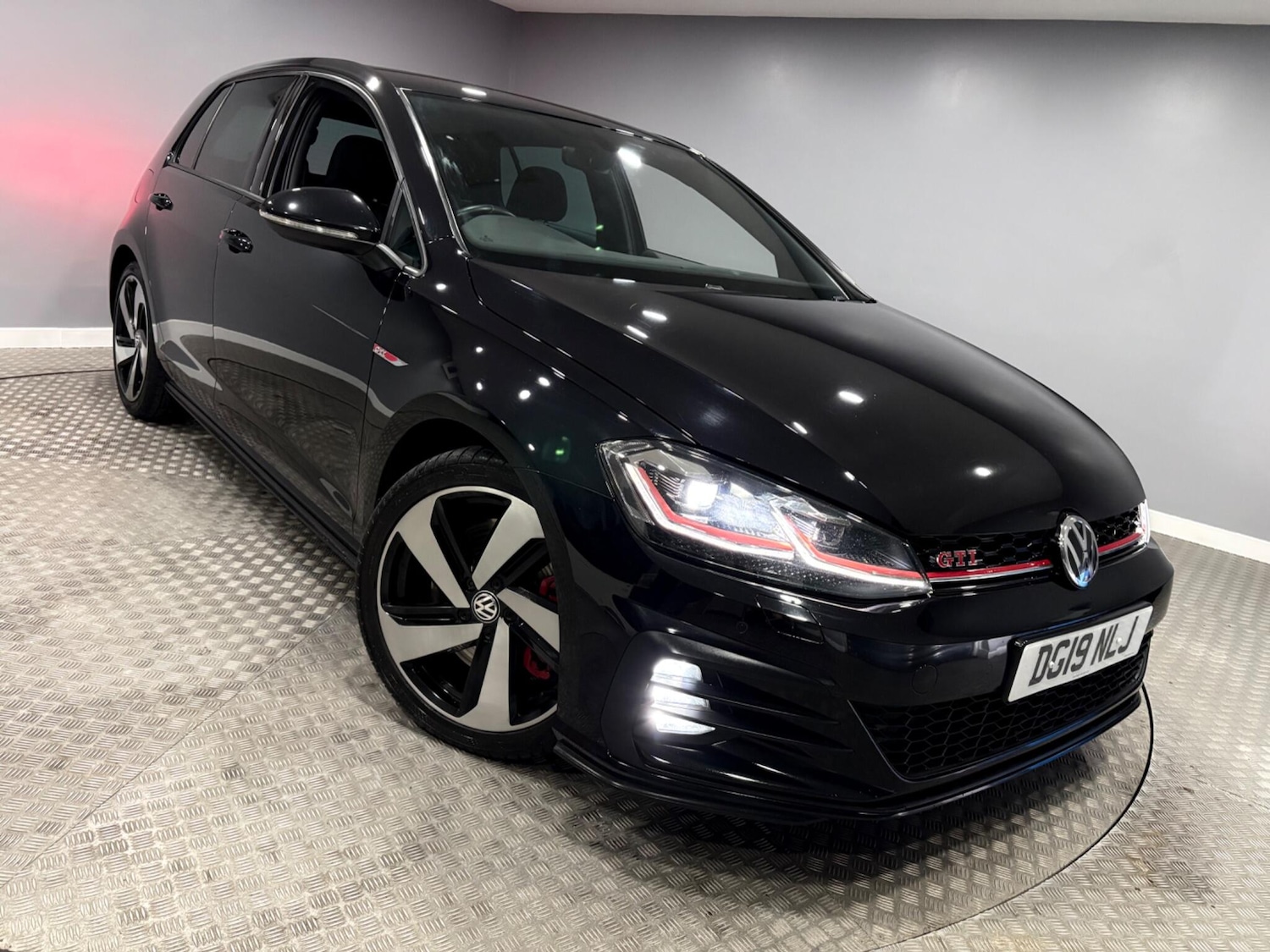 Used Volkswagen Golf 2019 for sale - 77977600: Photo 48