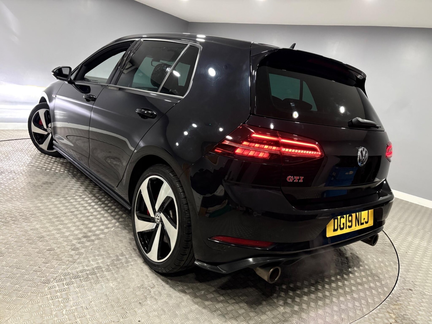 Used Volkswagen Golf 2019 for sale - 77977600: Photo 49