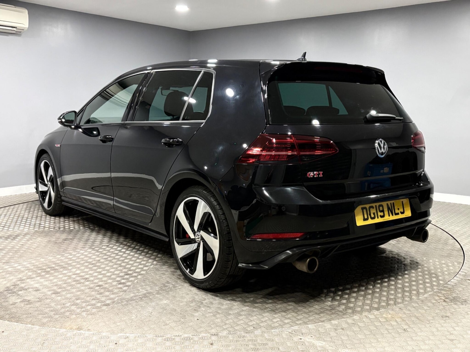 Used Volkswagen Golf 2019 for sale - 77977600: Photo 5