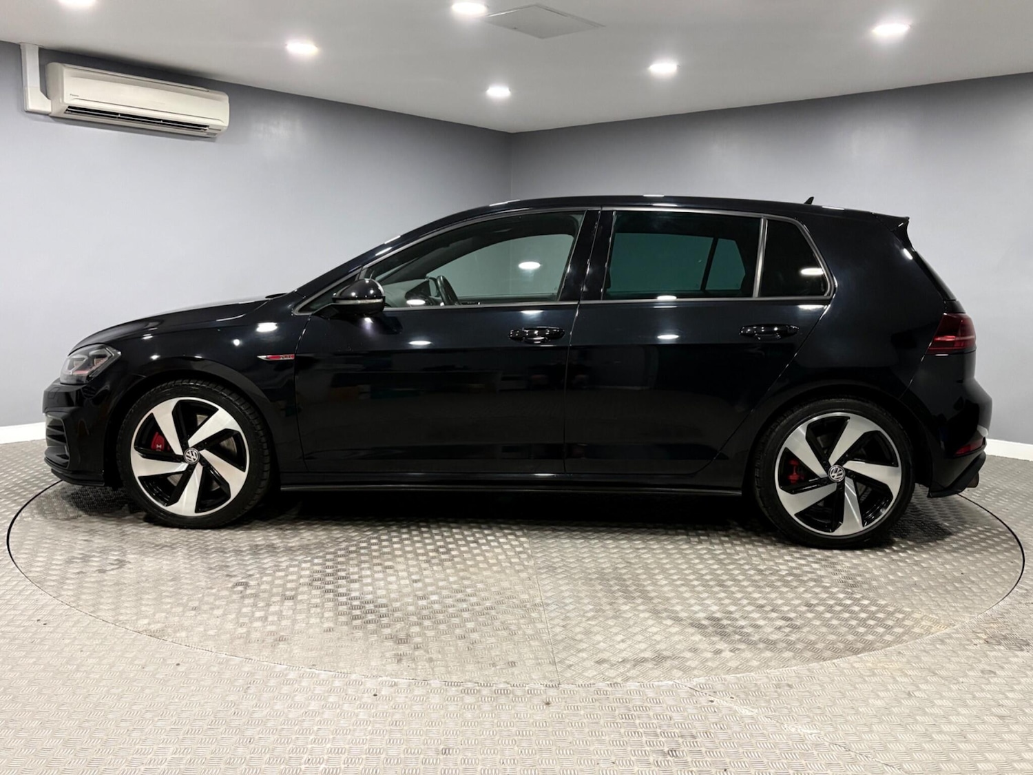 Used Volkswagen Golf 2019 for sale - 77977600: Photo 6