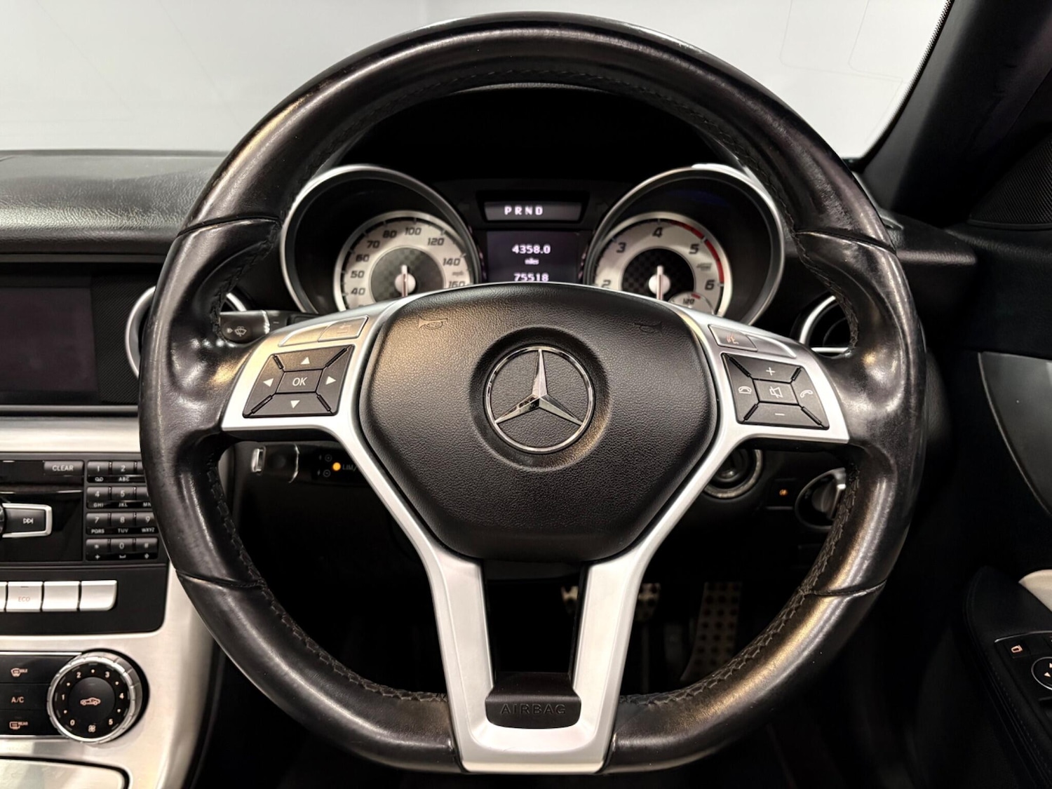 Used Mercedes-Benz SLK 2013 for sale - 77723074: Photo 13