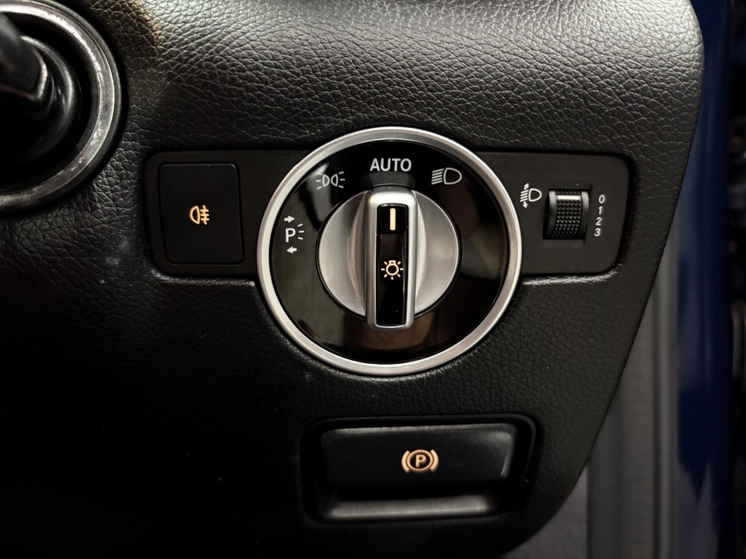 Used Mercedes-Benz SLK 2013 for sale - 77723074: Photo 28