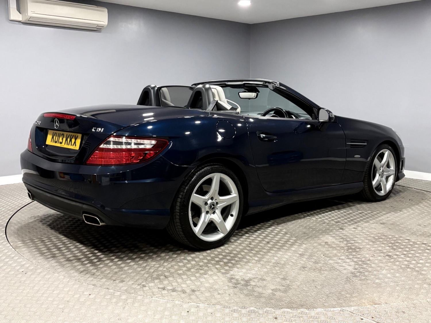 Used Mercedes-Benz SLK 2013 for sale - 77723074: Photo 3