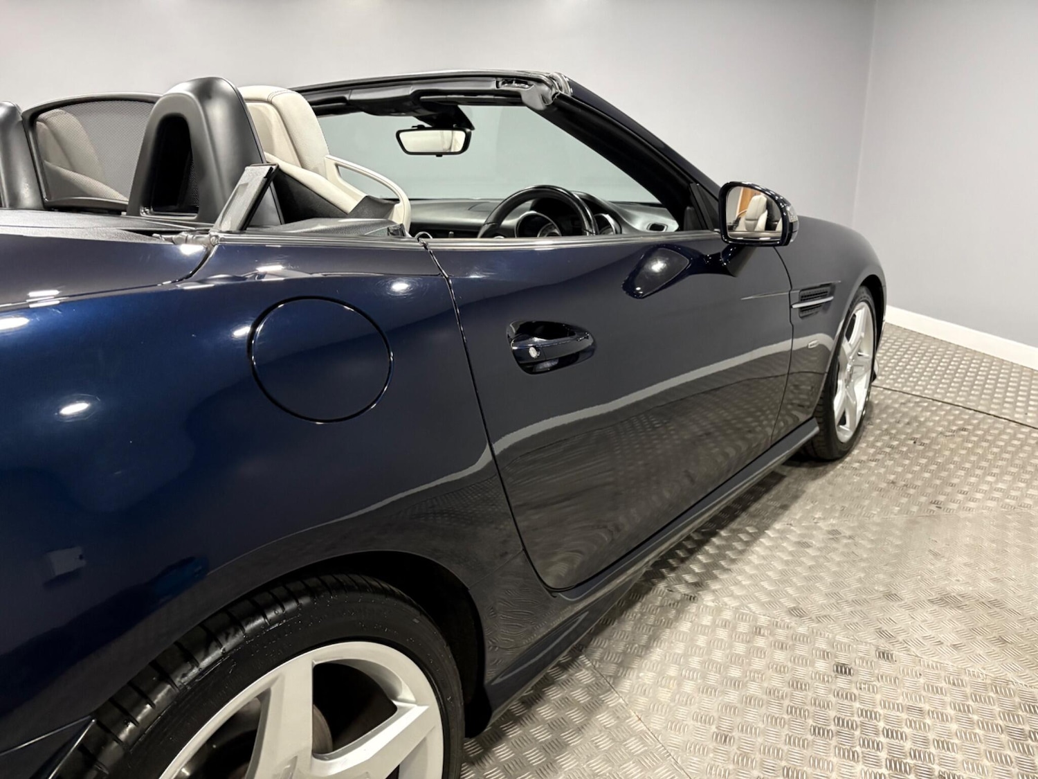 Used Mercedes-Benz SLK 2013 for sale - 77723074: Photo 43