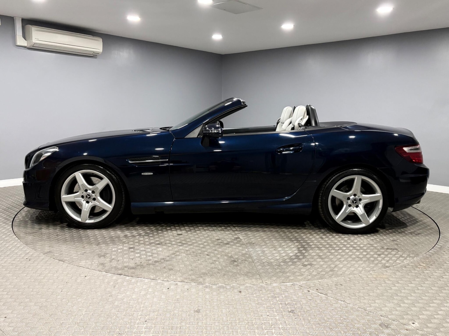 Used Mercedes-Benz SLK 2013 for sale - 77723074: Photo 6