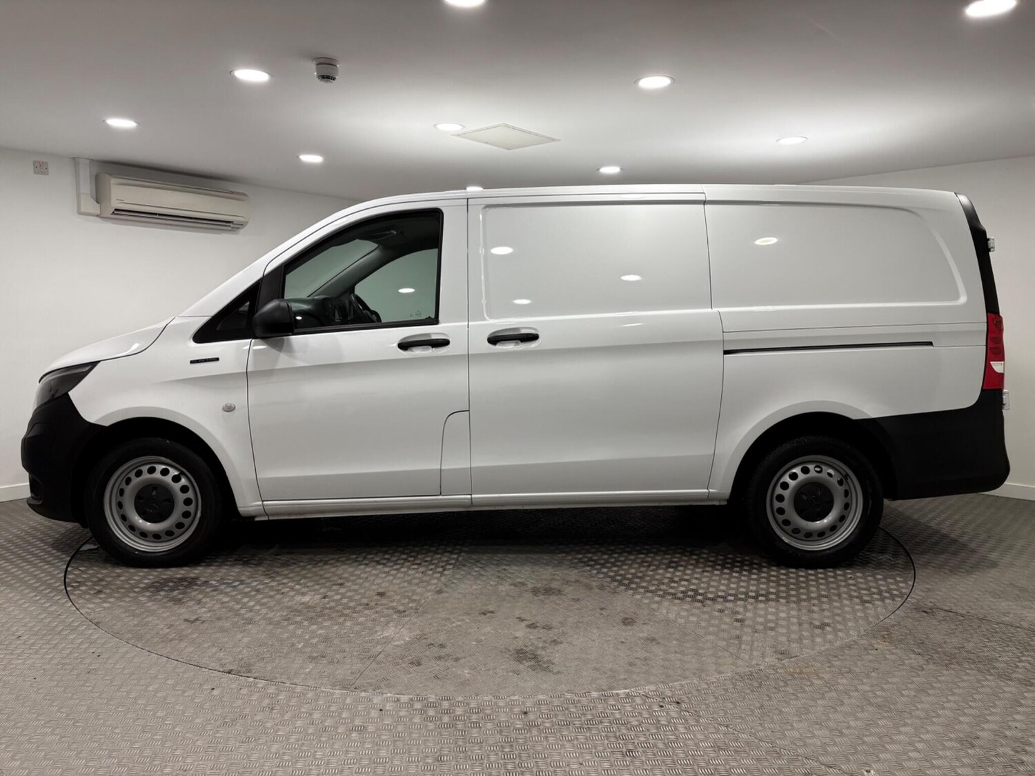 Used Mercedes-Benz Vito 2022 for sale - 77537372: Photo 6