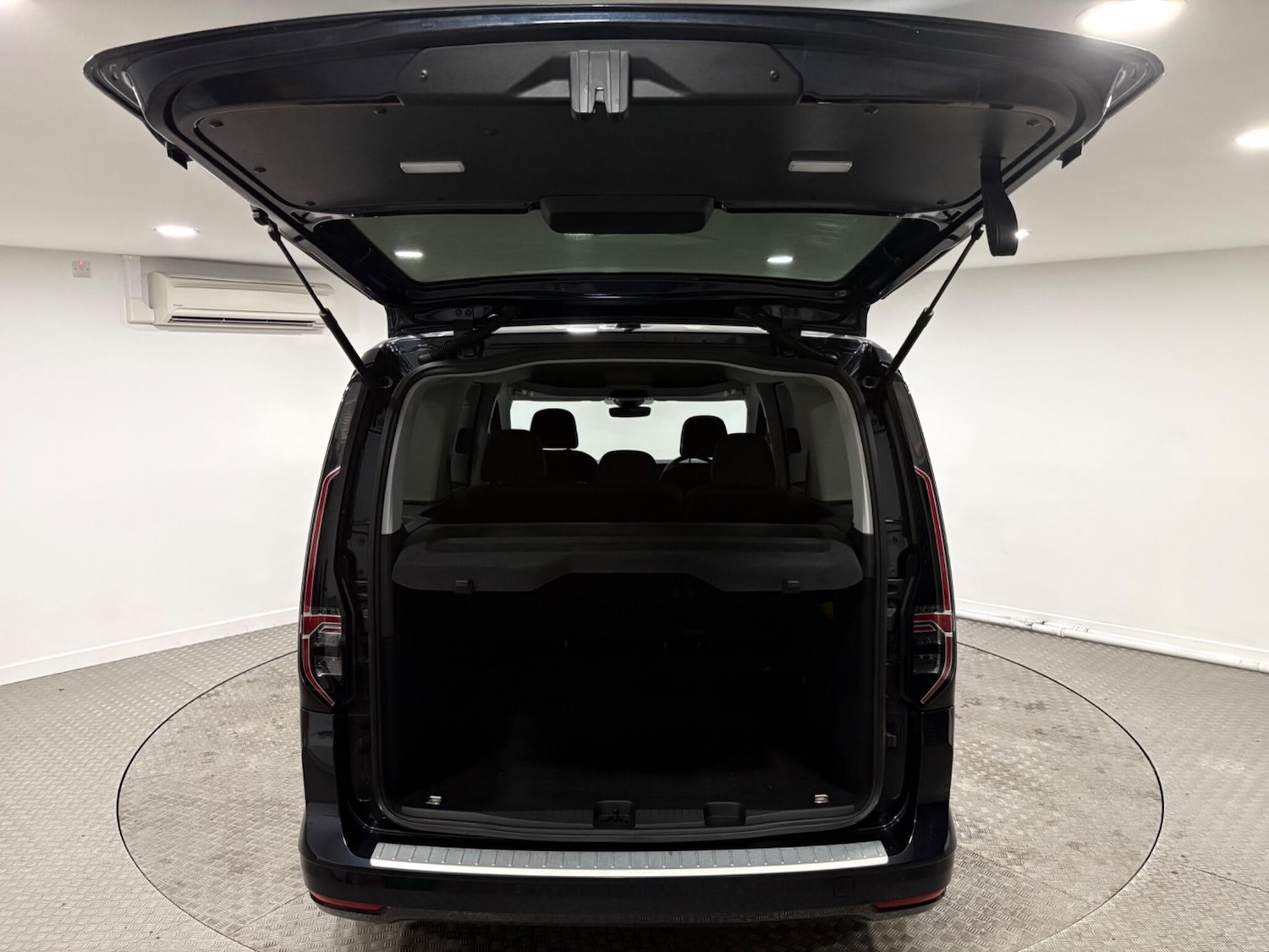 Used Volkswagen Caddy Maxi 2022 for sale - 77496023: Photo 42