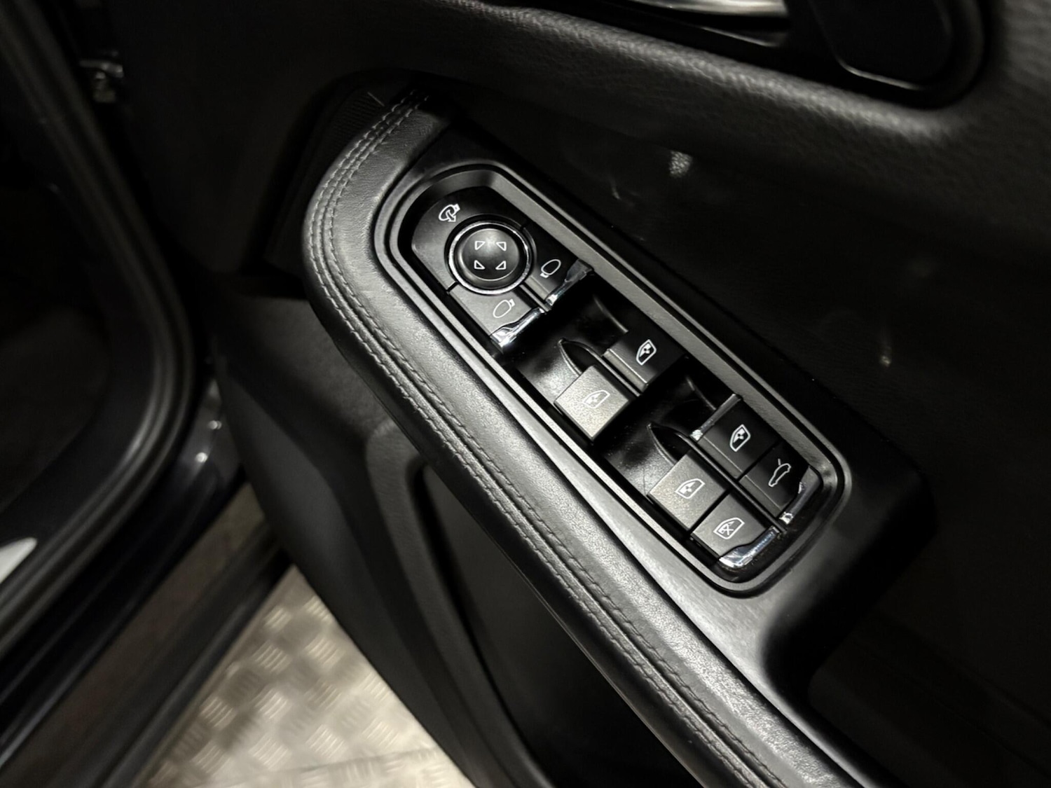 Used Porsche Macan for sale - 77021058: Photo 32