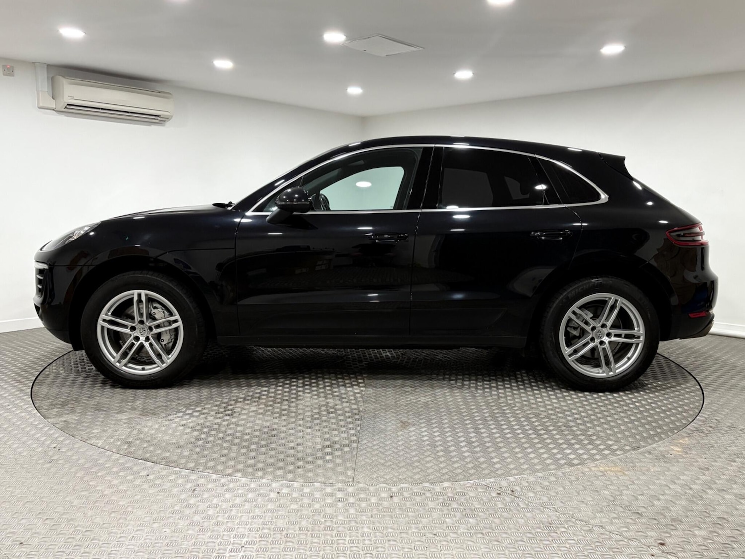 Used Porsche Macan for sale - 77021058: Photo 6