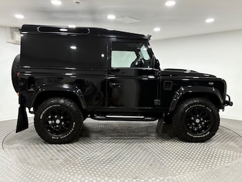 Used Land Rover Defender 90 2015 for sale - 75939963: Photo