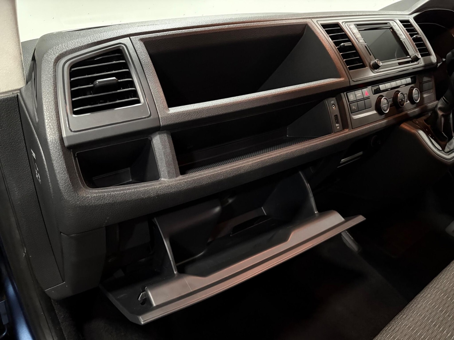 Used Volkswagen Transporter Shuttle 2018 for sale - 77021238: Photo 28