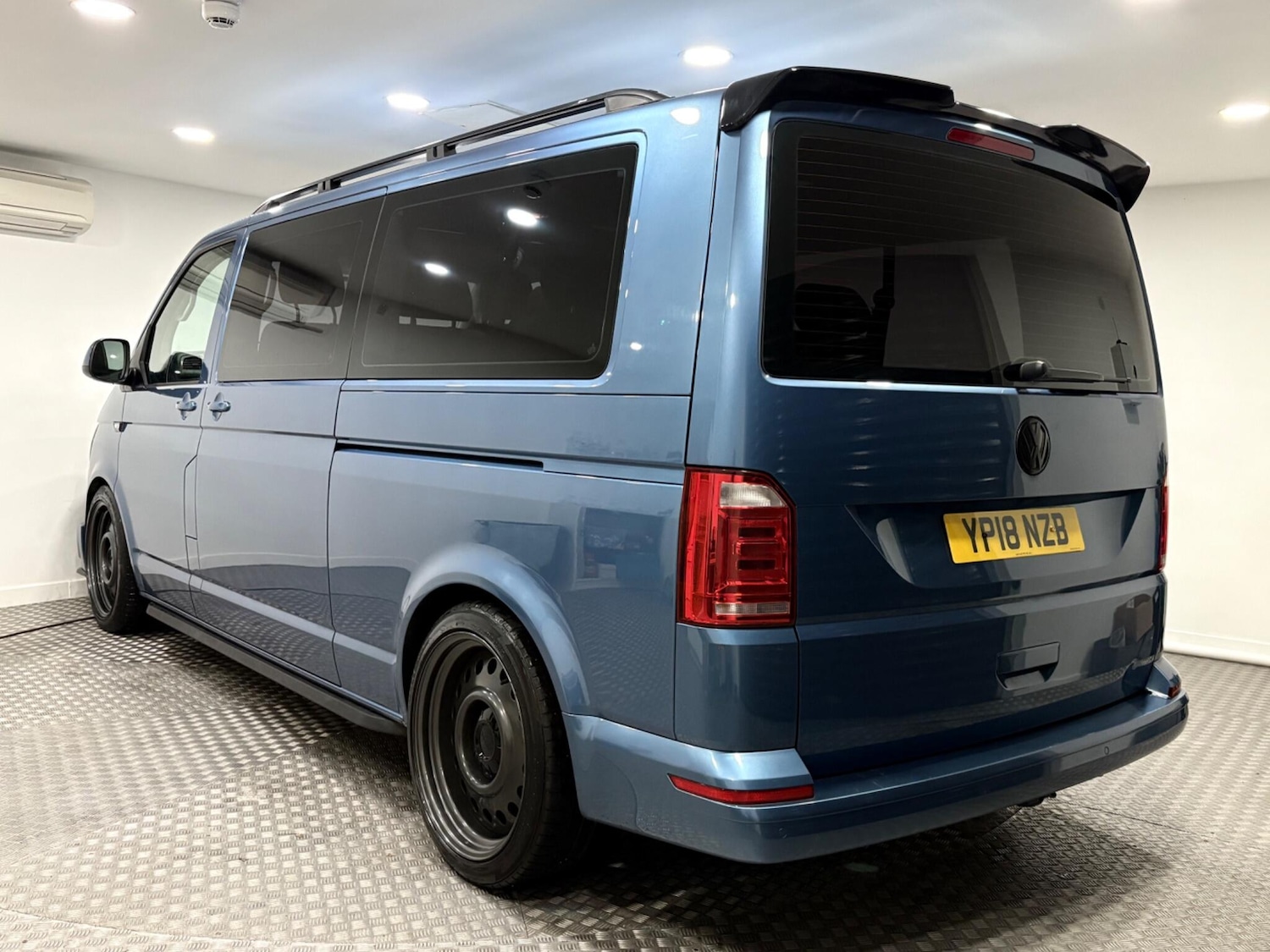 Used Volkswagen Transporter Shuttle 2018 for sale - 77021238: Photo 5