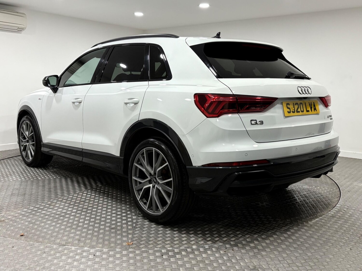 Used Audi Q3 2020 for sale - 76315135: Photo 5