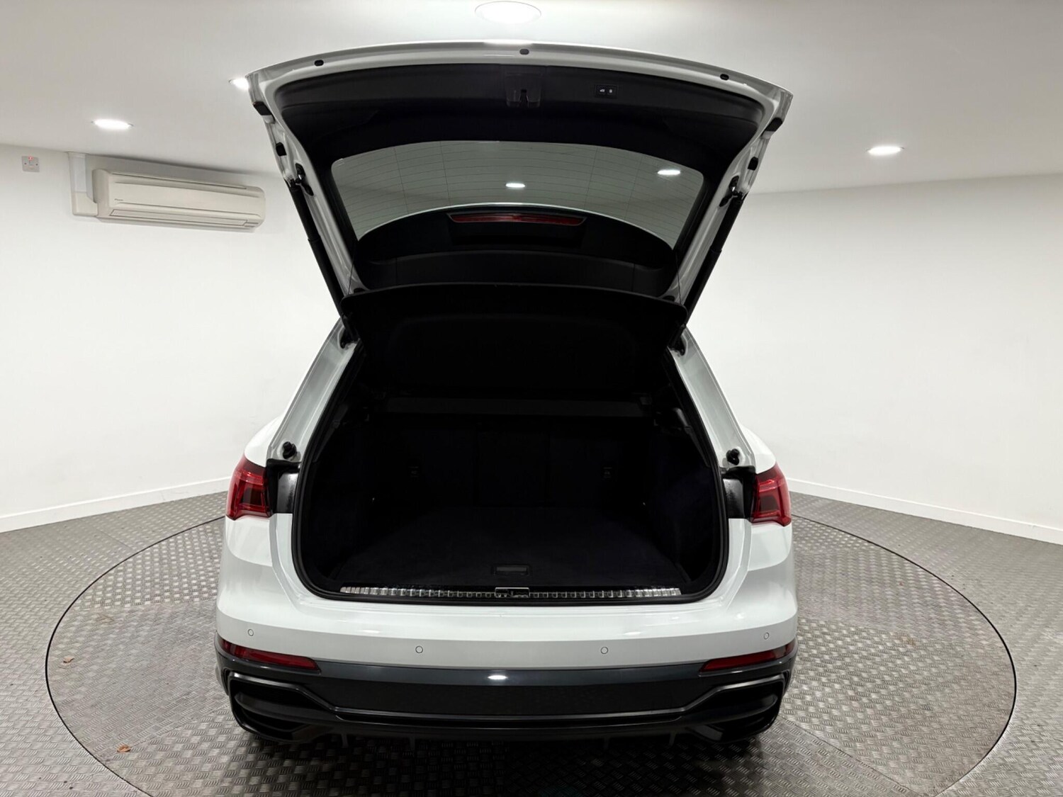 Used Audi Q3 2020 for sale - 76315135: Photo 53