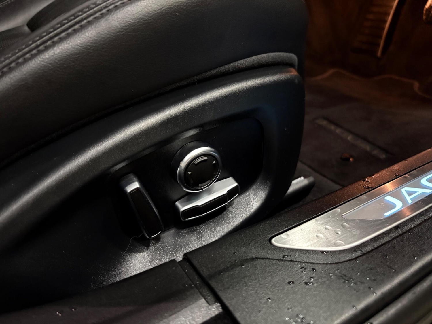 Used Jaguar XF 2018 for sale - 78170587: Photo 14