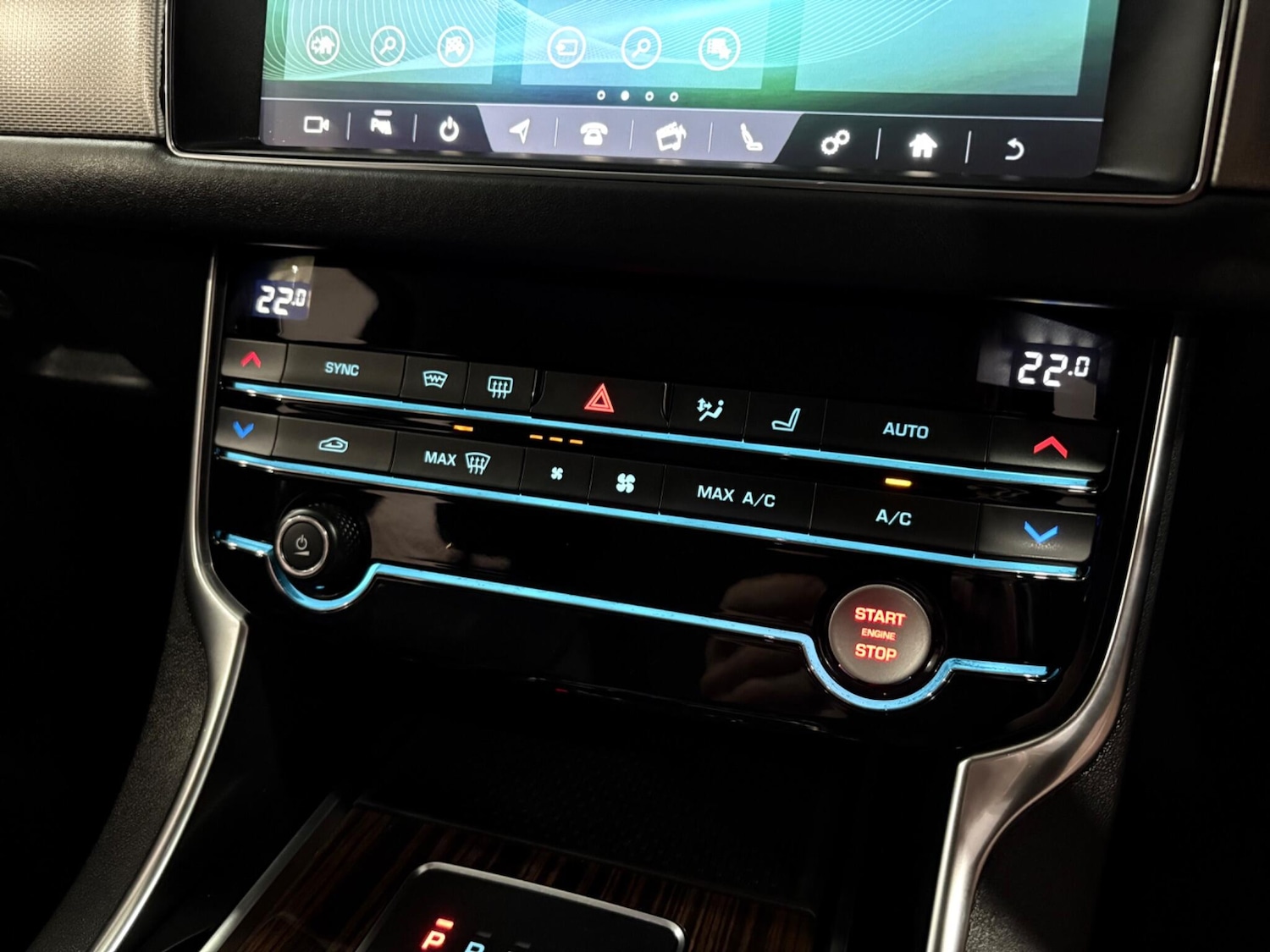 Used Jaguar XF 2018 for sale - 78170587: Photo 32