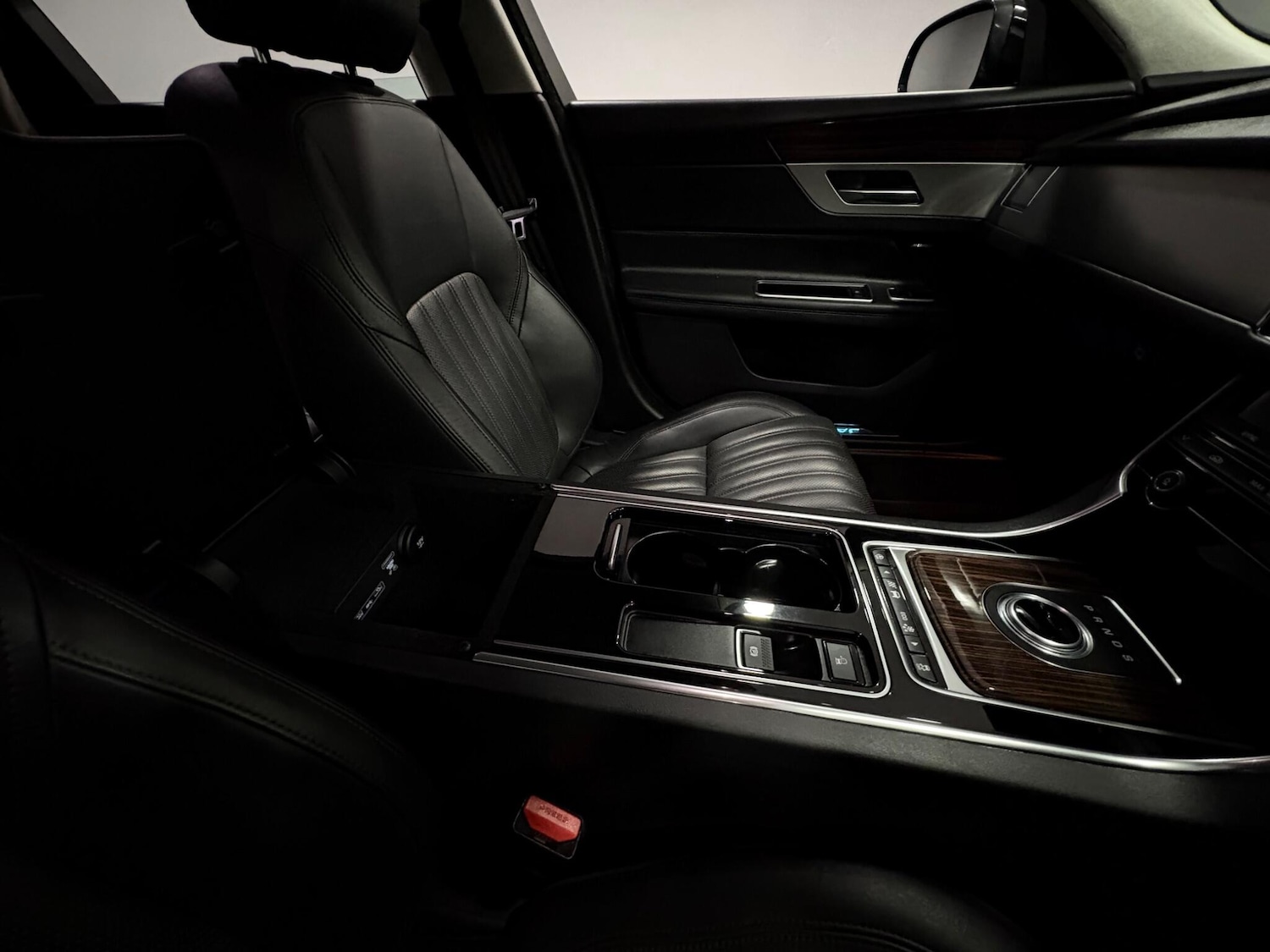 Used Jaguar XF 2018 for sale - 78170587: Photo 35