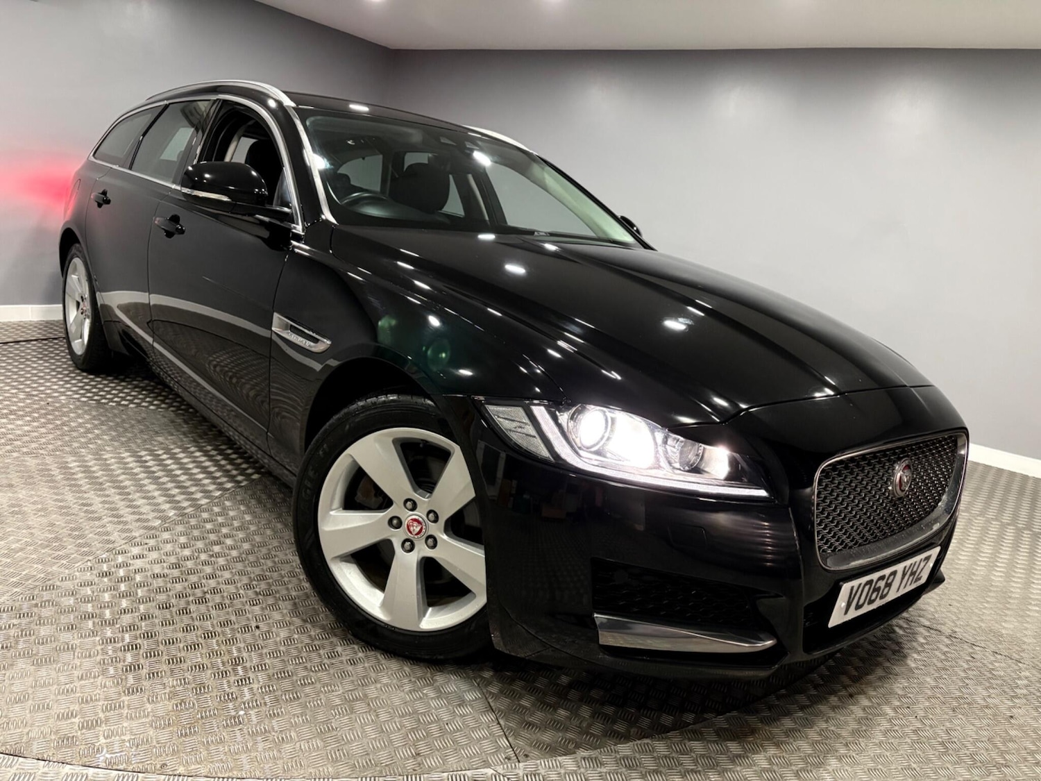 Used Jaguar XF 2018 for sale - 78170587: Photo 47
