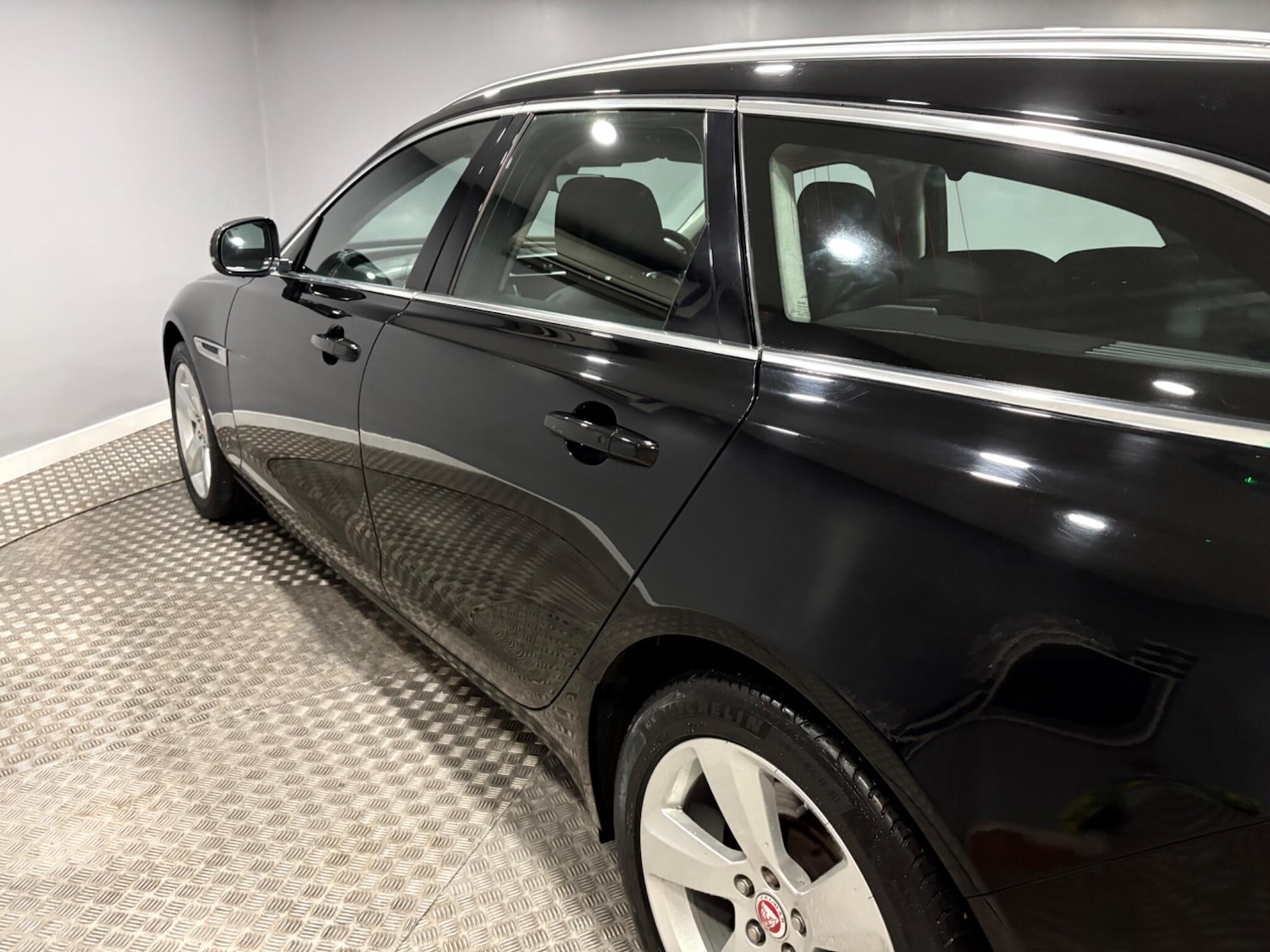 Used Jaguar XF 2018 for sale - 78170587: Photo 50