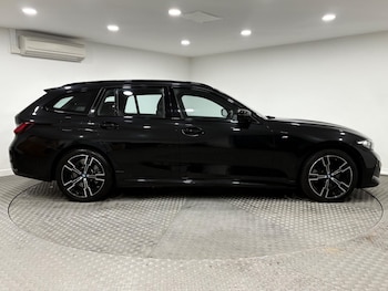 Used BMW 3 Series 2024 for sale - 77021326: Photo