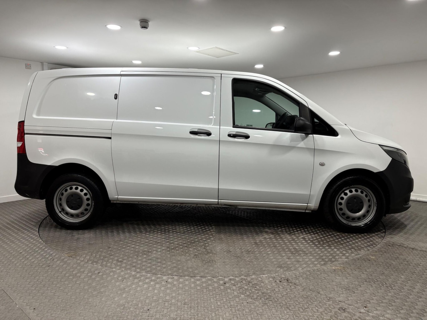 Used Mercedes-Benz Vito for sale - 77267556: Photo 2