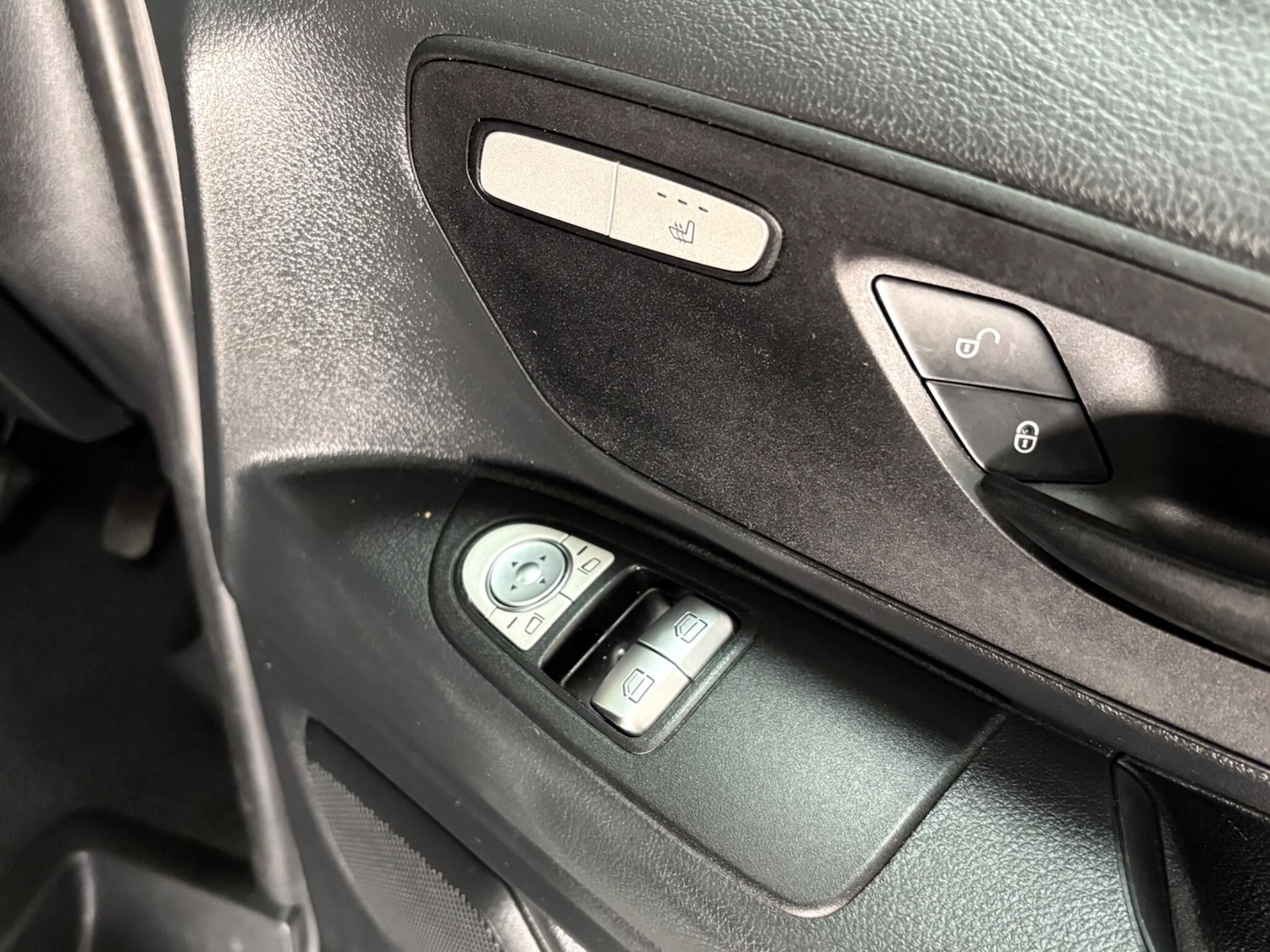 Used Mercedes-Benz Vito for sale - 77267556: Photo 32