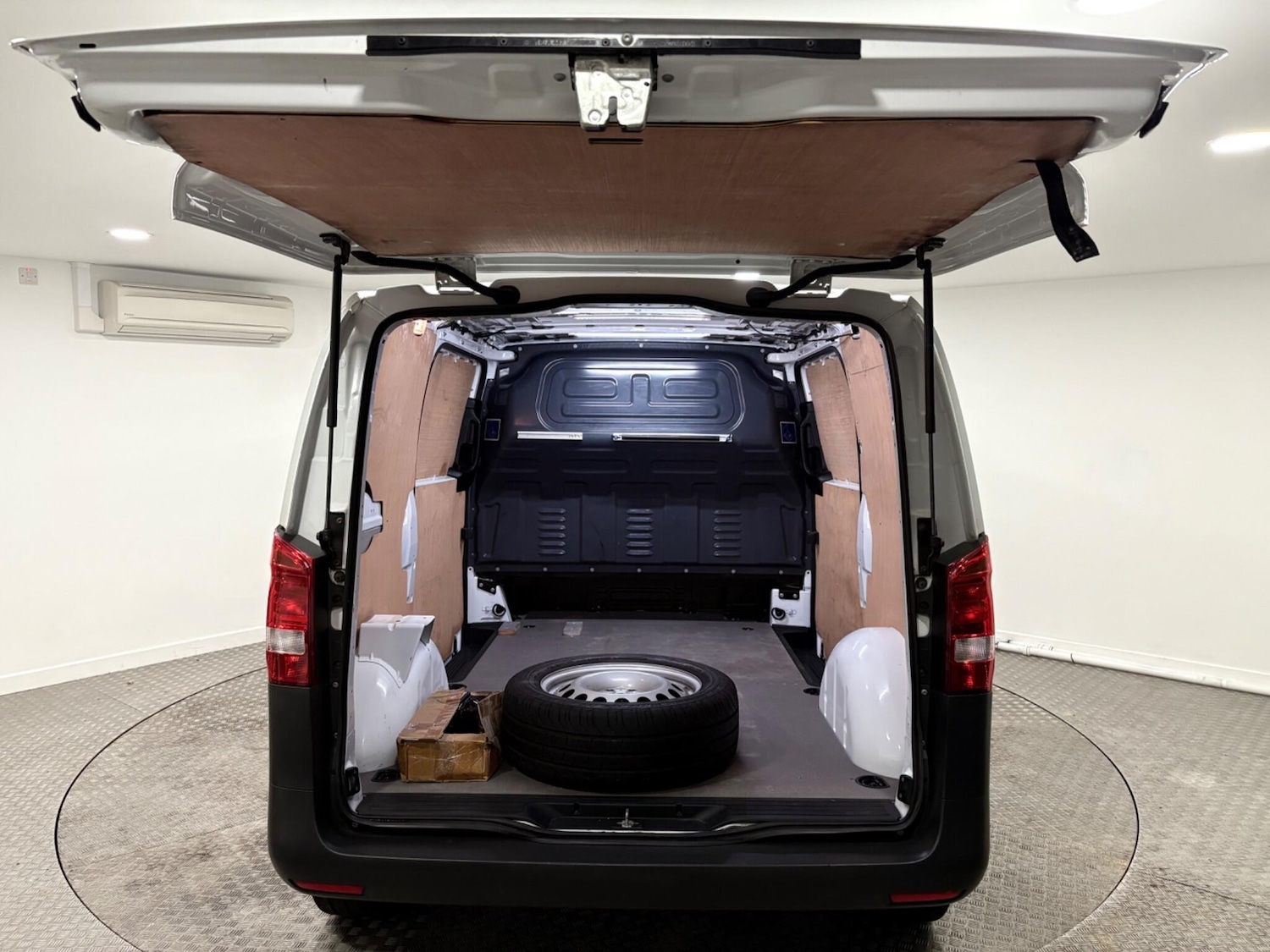 Used Mercedes-Benz Vito for sale - 77267556: Photo 34