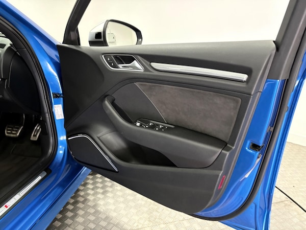 Used Audi RS3 2018 for sale - 75728868: Photo 41