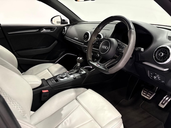 Used Audi RS3 2018 for sale - 75728868: Photo 9