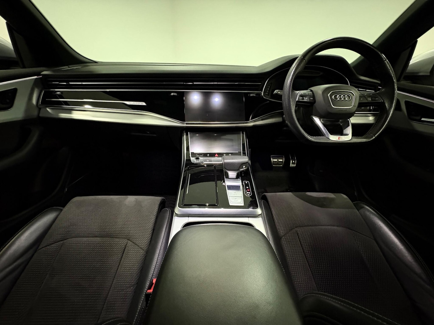 Used Audi Q8 2019 for sale - 77021141: Photo 10