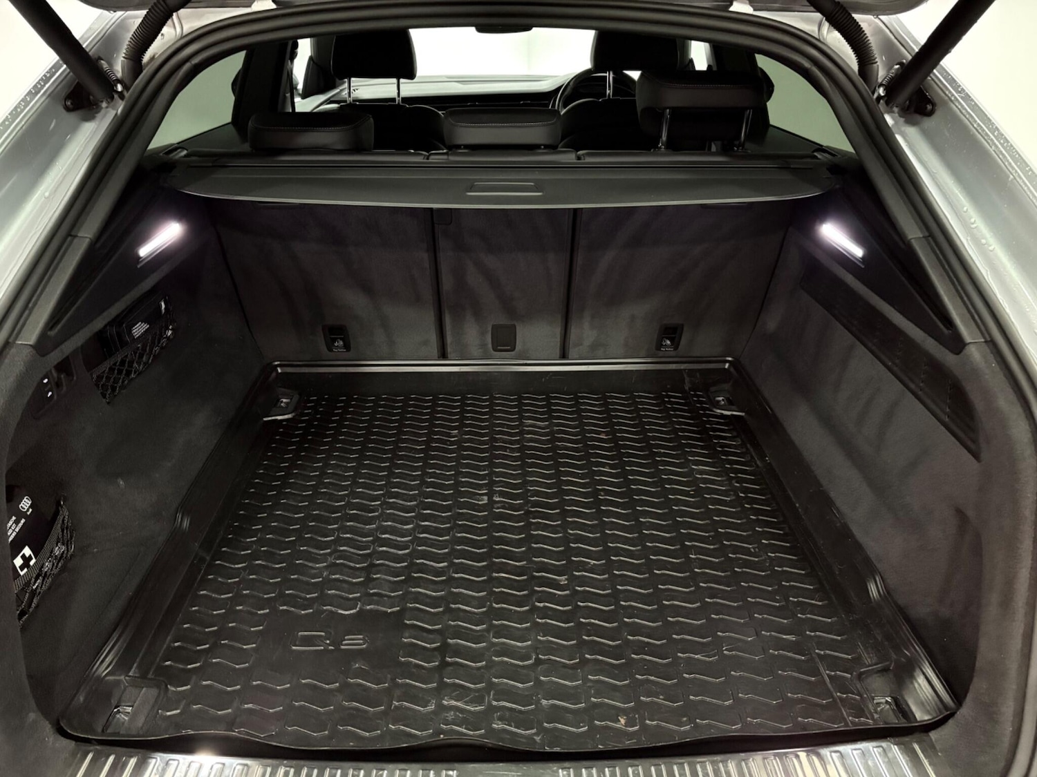 Used Audi Q8 2019 for sale - 77021141: Photo 55